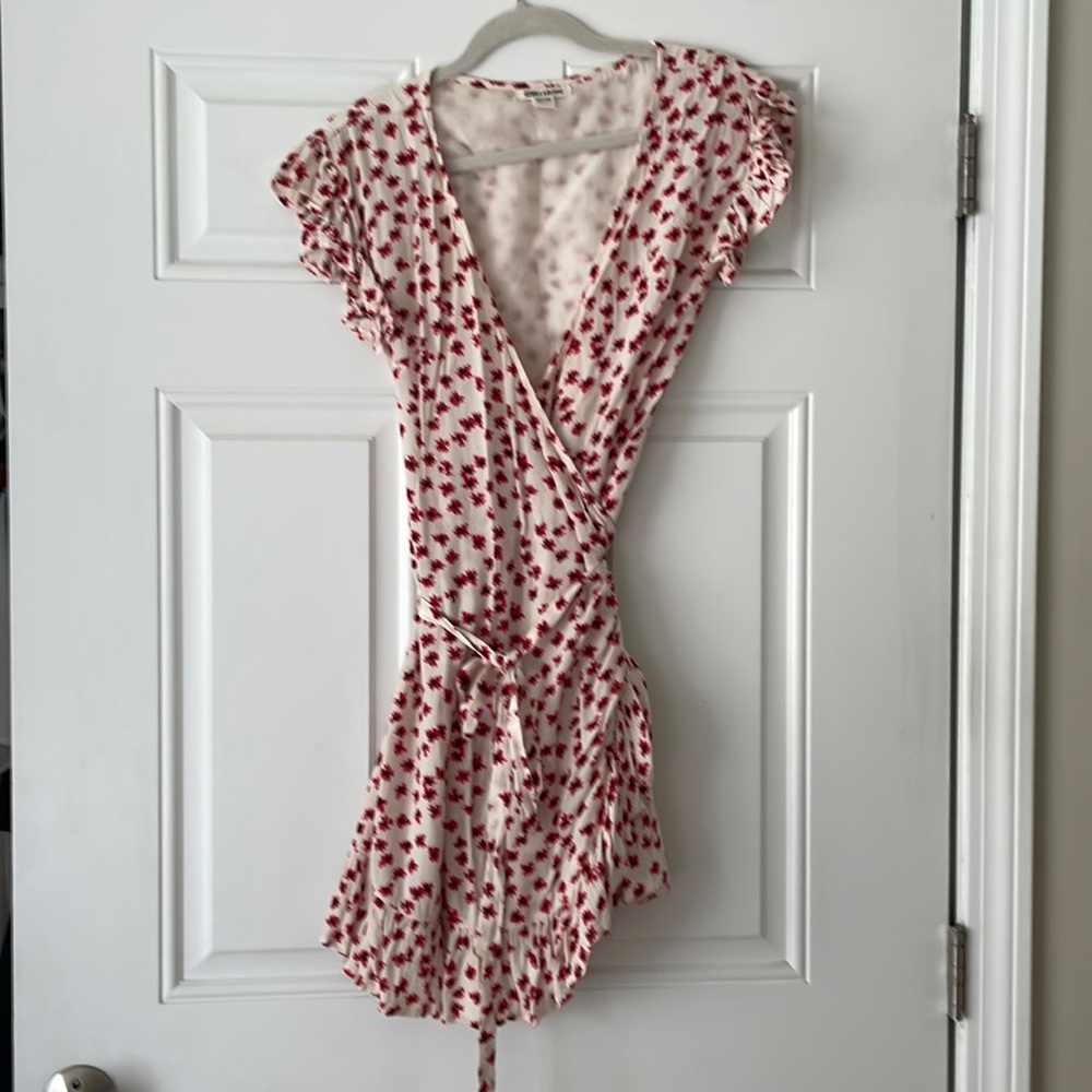 Billabong flutter sleeve mini wrap dress
